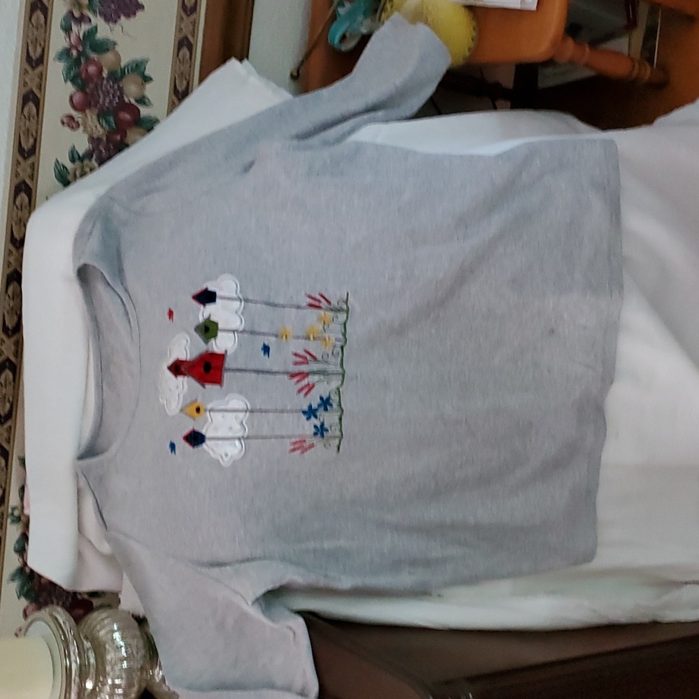 Women's 3/4 sleeve pull on top